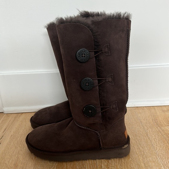 Ugg Bailey Button Triplet II Chocolate Brown Boots 7 EXCELLENT CONDITION - Picture 7 of 16